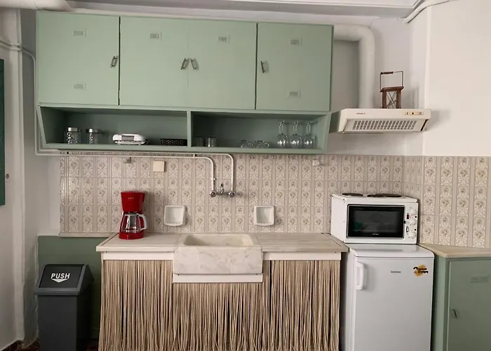 Greenish Mamona\'S House